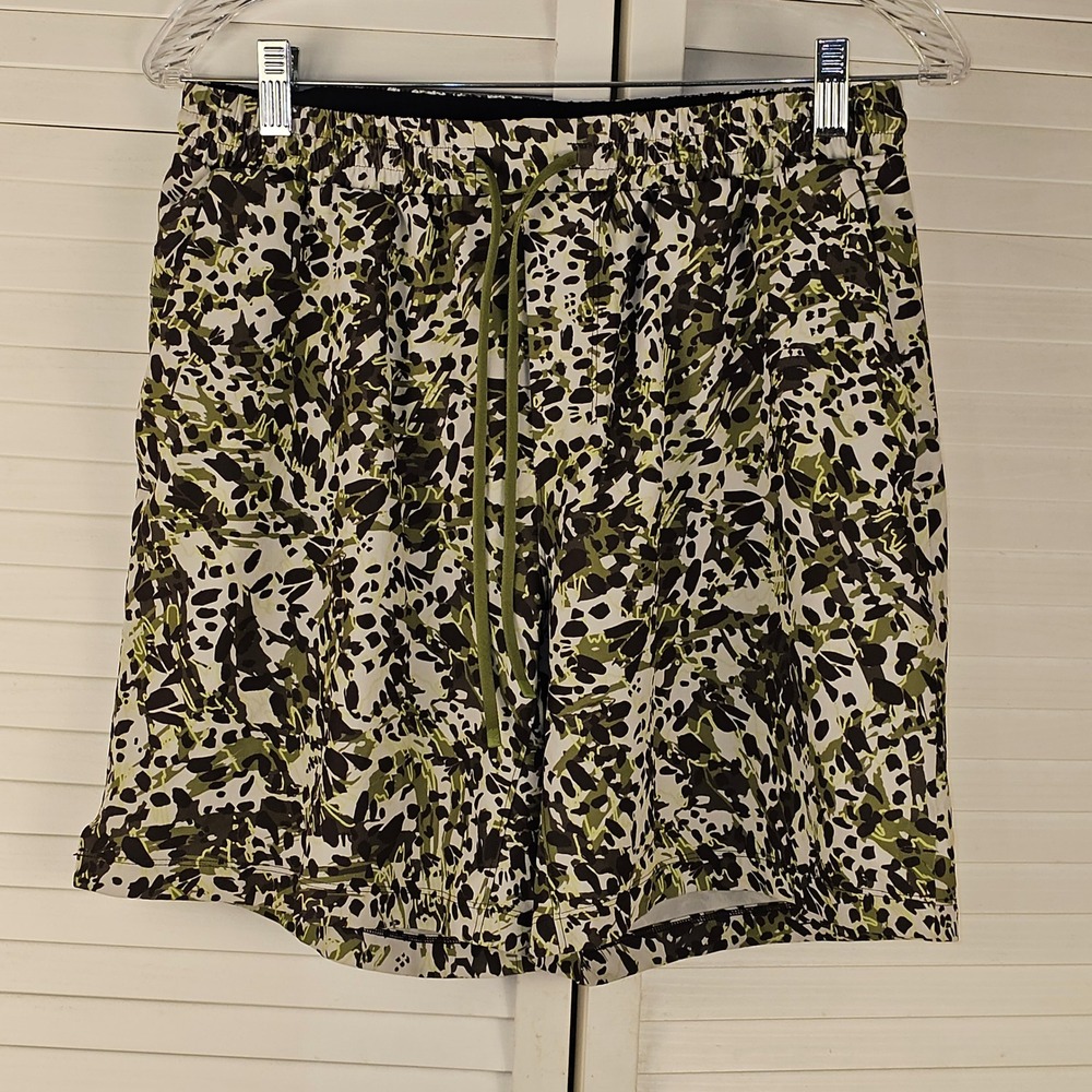 Lululemon Mens Green Camo Pool Shorts‎ Swim Trunks Medium
